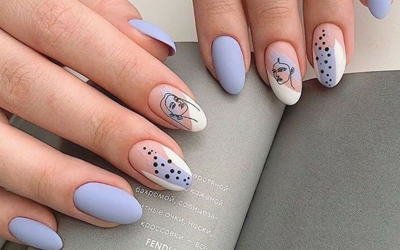 Estilo de uñas acrílicas con arte abstracto